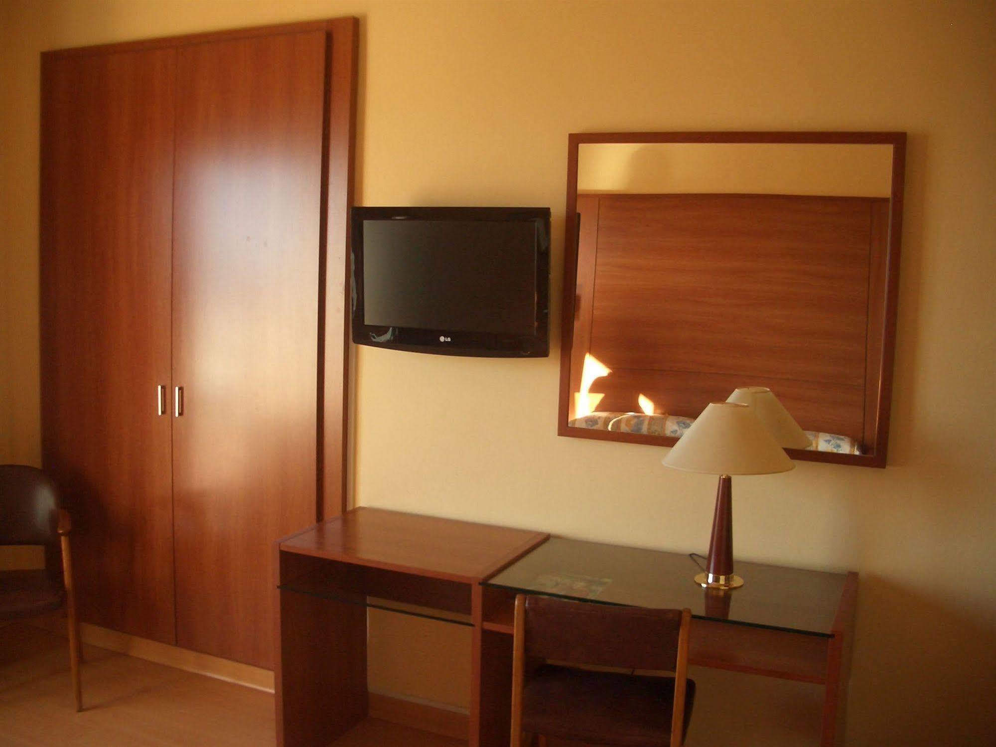 Hotel Sant Jordi Tarragona Esterno foto