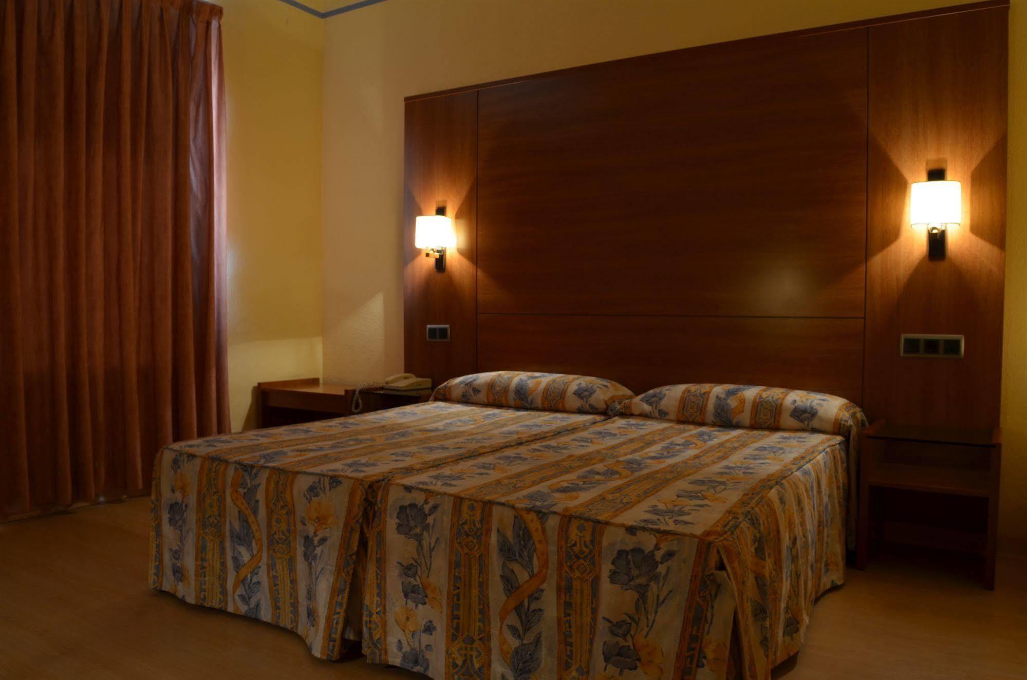 Hotel Sant Jordi Tarragona Esterno foto