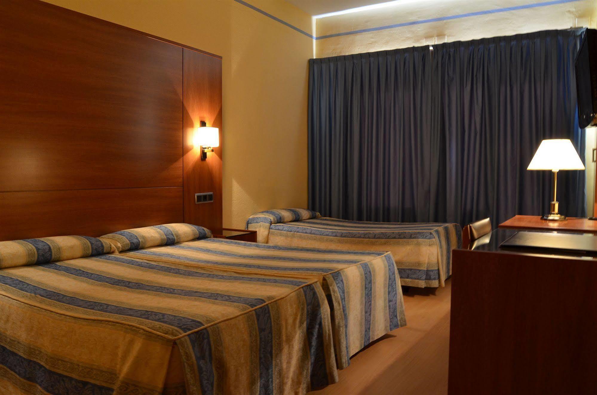Hotel Sant Jordi Tarragona Esterno foto